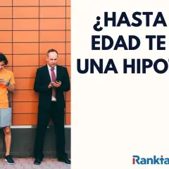 Tres personas consultan sus móviles frente a una pared naranja. El texto pregunta: "¿Hasta qué edad te dan una hipoteca?".