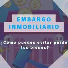 Embargo inmobiliario: ¿cómo evitar perder tus bienes muebles e inmuebles? Imagen con martillo de juez y personas.