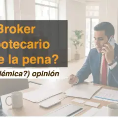 Hombre de negocios en el teléfono, discutiendo hipotecas. ¿Vale la pena contratar brokers hipotecarios? Opinión.