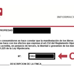 Documento del Registro de la Propiedad de España. Se muestra un campo para el CRU, que es un código identificador único.