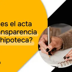 ¿Qué es el acta previa hipoteca? Manos escribiendo en un cuaderno, con el logo de Trioteca.