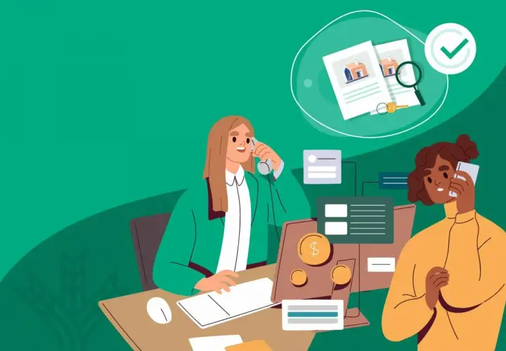 Dos mujeres hablan por teléfono, una revisa documentos de una casa, quizás gestionando una subrogación hipoteca Evo Banco.
