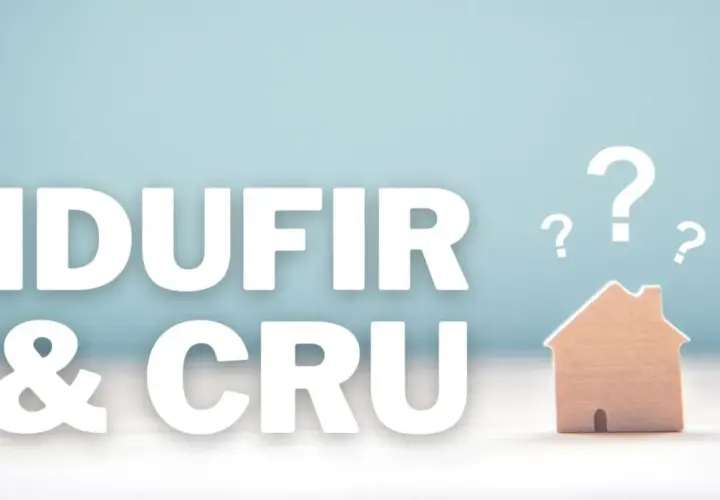 ¿Qué es el CRU de una finca? Texto "IDUFIR & CRU" junto a una casa de madera y signos de interrogación.
