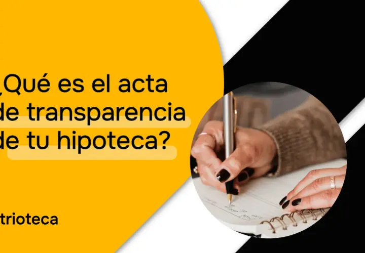 ¿Qué es el acta previa hipoteca? Manos escribiendo en un cuaderno, con el logo de Trioteca.