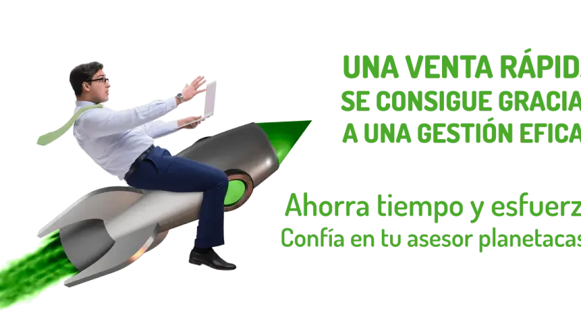 Hombre en cohete, simbolizando cómo vender un piso rápido con gestión eficaz. Ahorra tiempo y esfuerzo.