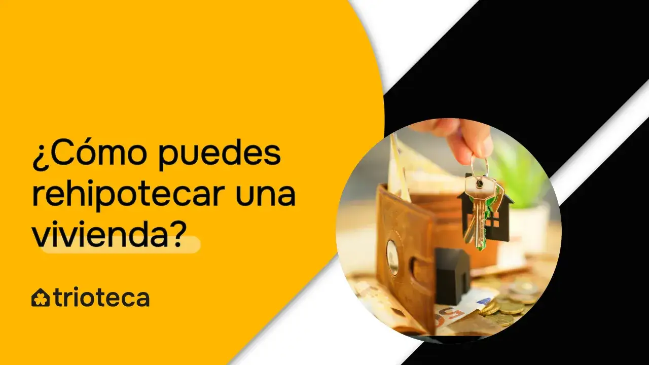 ¿Cómo puedes rehipotecar una vivienda? Llaves de casa, billetera y dinero, simbolizando la gestión financiera para rehipotecar tu hogar.