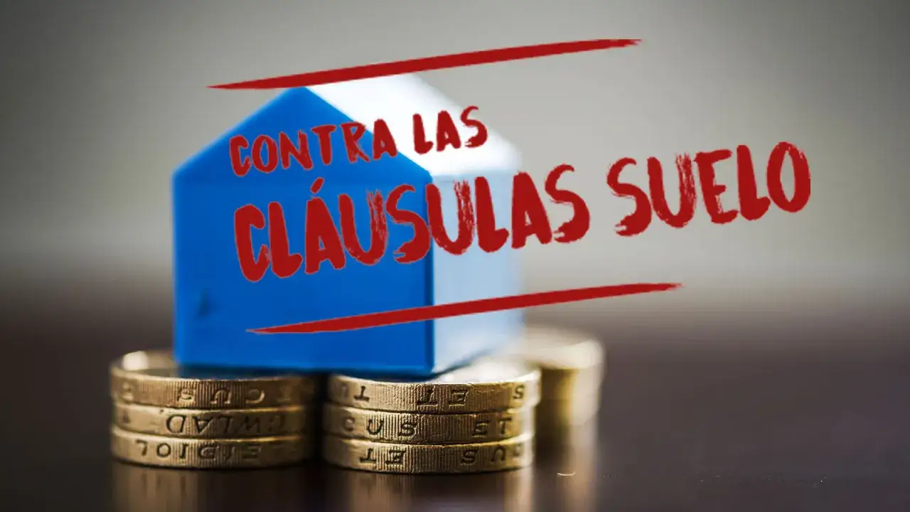 Casa azul sobre monedas, con texto rojo 