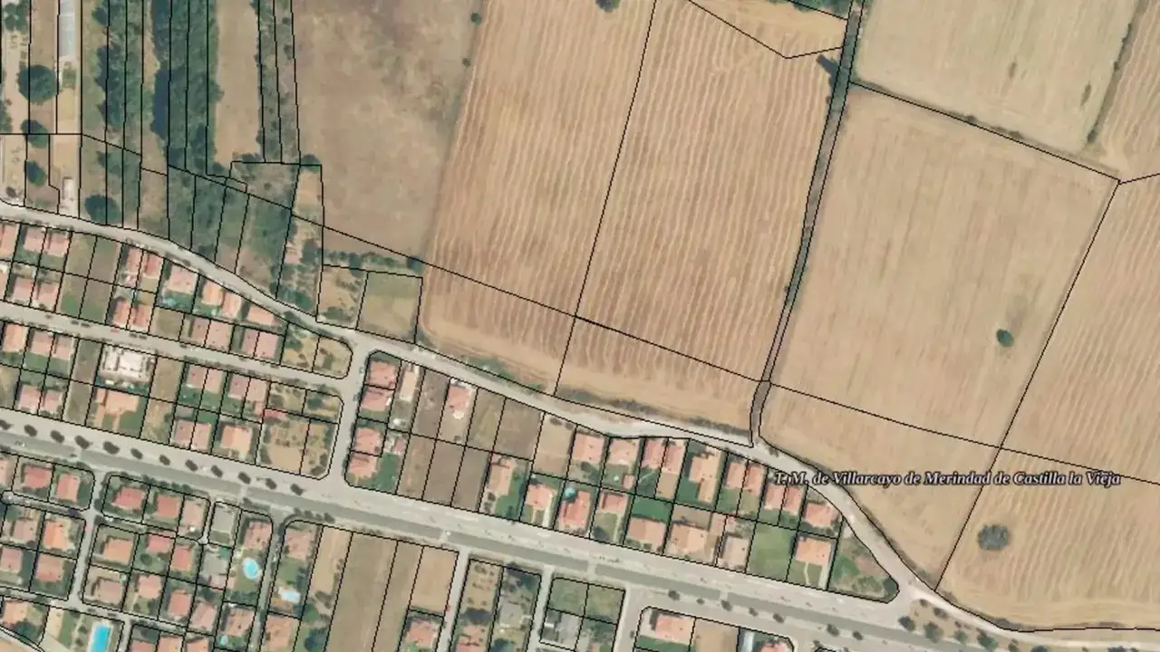 Parcelas urbanas y r&uacute;sticas, con casas y campos de cultivo. Ideal para una hipoteca para terreno.