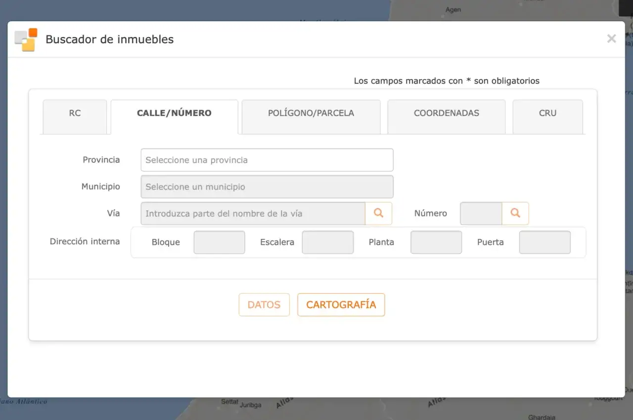 Buscador de inmuebles con campos para dirección, polígono, coordenadas y CRU. ¿Qué significa CRU? Es un campo más para buscar propiedades.