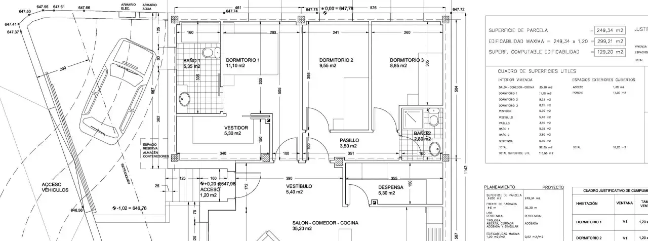 Plano de proyecto de ejecución de vivienda unifamiliar, mostrando distribución de estancias, accesos y superficies.